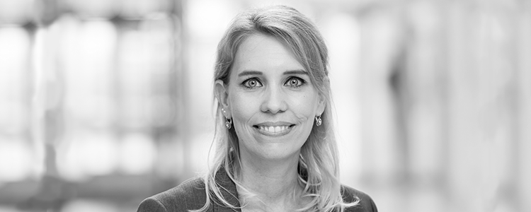 Sabrina Müller, Fachspezialistin Prozess- und Vertragsmanagement und Paralegal